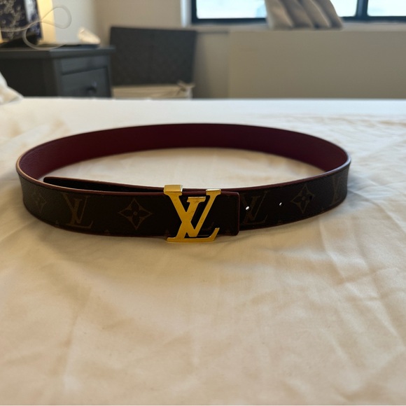 Louis Vuitton Initiales Reversible 30mm Belt, Cherry Red and Monogram Canvas - Picture 4 of 12
